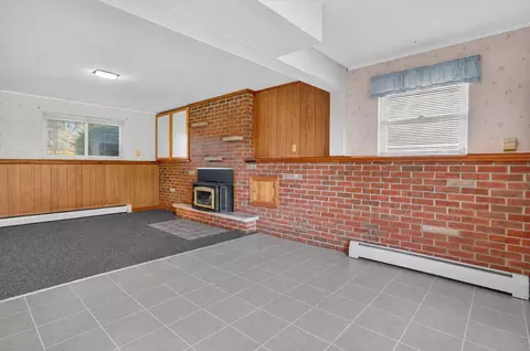 Living - 4451 Bonnymede St, Jackson, MI 49201 photo 5 of 7