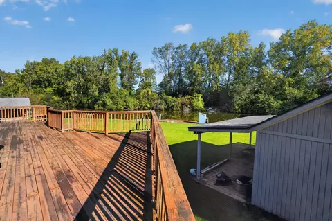 Exterior - 4451 Bonnymede St, Jackson, MI 49201 photo 5 of 12