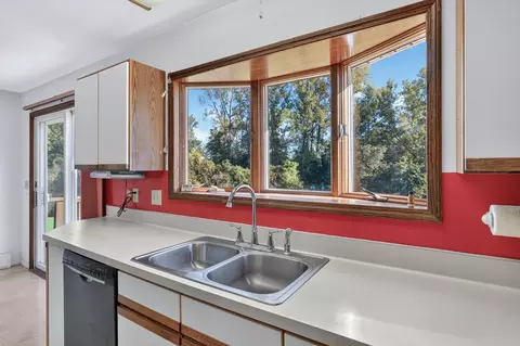 Kitchen - 4451 Bonnymede St, Jackson, MI 49201 photo 5 of 6