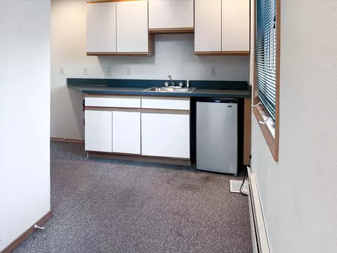 Kitchen - 4451 Bonnymede St, Jackson, MI 49201 photo 6 of 6