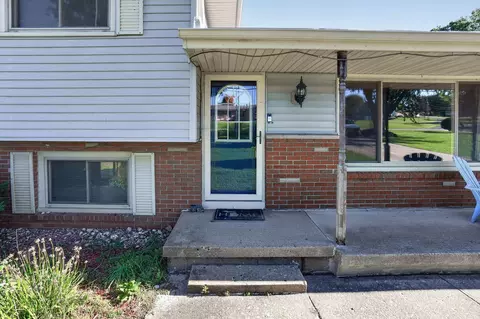 Exterior - 4451 Bonnymede St, Jackson, MI 49201 photo 3 of 12