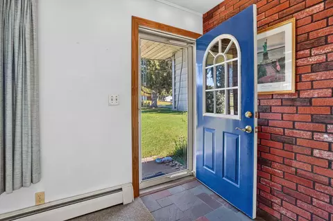 Entry Way - 4451 Bonnymede St, Jackson, MI 49201 photo 1 of 2