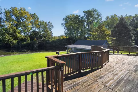 Exterior - 4451 Bonnymede St, Jackson, MI 49201 photo 6 of 12