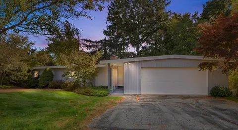 4 Heatheridge Ave, Ann Arbor, MI 48104