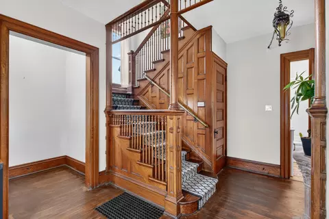 Entry Way - 205 S Dettman Rd, Jackson, MI 49203 photo 2 of 7