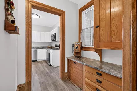 Entry Way - 205 S Dettman Rd, Jackson, MI 49203 photo 4 of 7