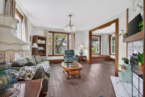 Living - 205 S Dettman Rd, Jackson, MI 49203 photo 2 of 4