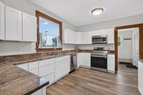 Kitchen - 205 S Dettman Rd, Jackson, MI 49203 photo 3 of 5