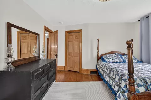 Bedroom - 205 S Dettman Rd, Jackson, MI 49203 photo 4 of 5