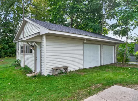 Exterior - 205 S Dettman Rd, Jackson, MI 49203 photo 5 of 10