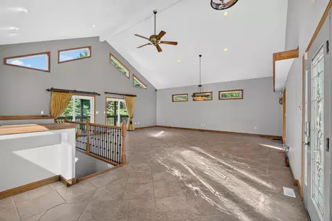 Living - 3780 Hawkins Rd, Jackson, MI 49201 photo 7 of 11