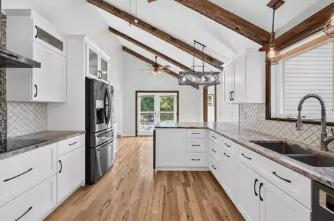 Kitchen - 3780 Hawkins Rd, Jackson, MI 49201 photo 6 of 8
