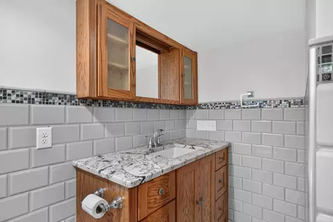 Bath - 3780 Hawkins Rd, Jackson, MI 49201 photo 3 of 5