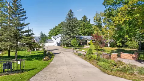 Exterior - 3780 Hawkins Rd, Jackson, MI 49201 photo 2 of 5