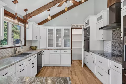 Kitchen - 3780 Hawkins Rd, Jackson, MI 49201 photo 3 of 8