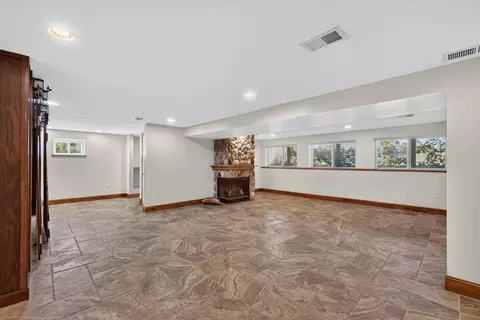 Living - 3780 Hawkins Rd, Jackson, MI 49201 photo 9 of 11
