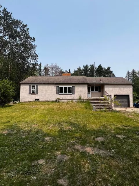 1026 W River Rd, Muskegon, MI 49445