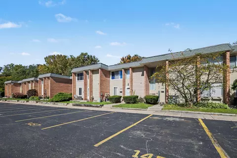 1457 N Saxony Dr SE #14, Grand Rapids, MI 49508