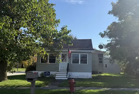 196 E 1st St, Vermontville, MI 49096