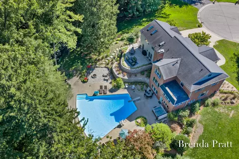 3131 Southshire Ave SE, East Grand Rapids, MI 49506