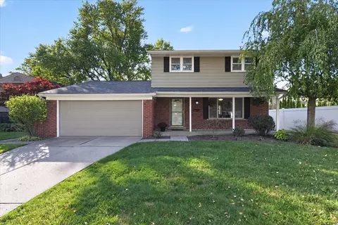 15679 Sussex St, Livonia, MI 48154