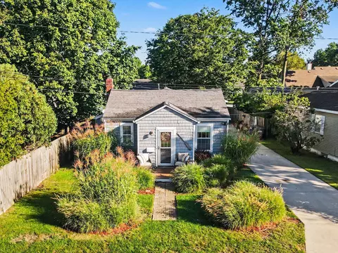 111 Aylworth Ct, South Haven, MI 49090