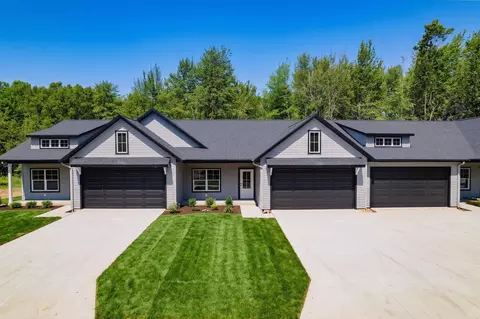 17450 Ridge Ave, Ferrysburg, MI 49409