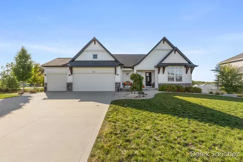 3221 Rocaway Dr, Hudsonville, MI 49426