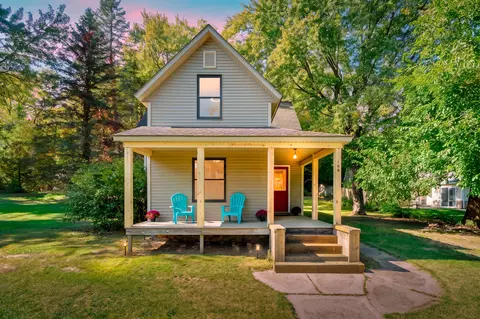 166 N West St, Coloma, MI 49038