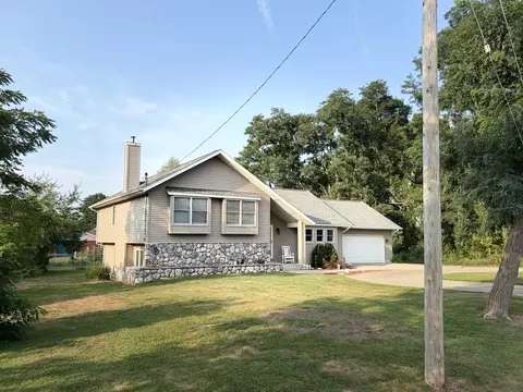 Exterior - 1055 Miller Rd, Plainwell, MI 49080 photo 2 of 8
