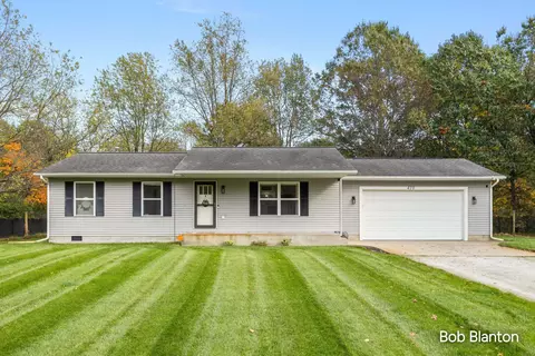 410 S Mill Iron Rd, Muskegon, MI 49442