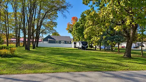 3755 Center St, Ravenna, MI 49451