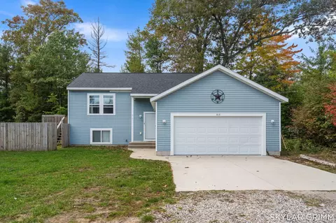 417 Lakewood Rd, Twin Lake, MI 49457