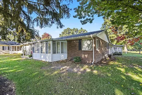 5722 Leisure South Dr SE, Kentwood, MI 49548
