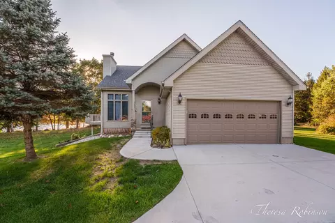 11475 Sandy Bottom Rd NE, Rockford, MI 49341