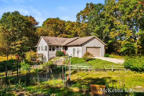 4275 Crocker Rd, Twin Lake, MI 49457