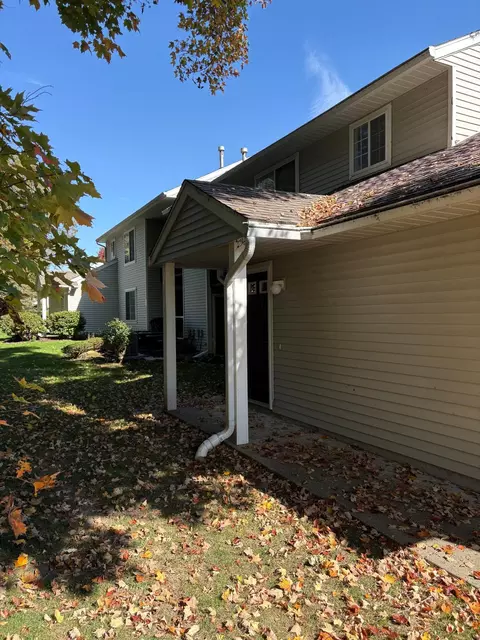181 Hunters Ln NE #45, Rockford, MI 49341
