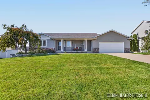7395 Alycia Dr, Hudsonville, MI 49426