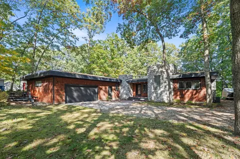 3855 Forest Trl, Allegan, MI 49010