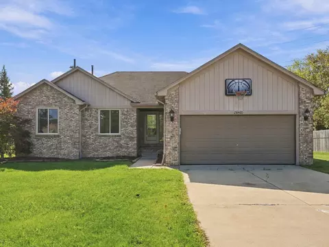 28460 Wales Dr, Chesterfield, MI 48047