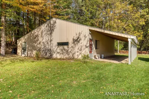 Exterior - 1440 Fero Ave NE, Lowell, MI 49331 photo 12 of 17