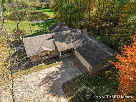 Exterior - 1440 Fero Ave NE, Lowell, MI 49331 photo 13 of 17