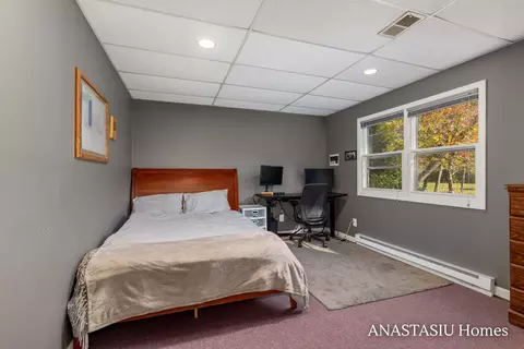 Bedroom - 1440 Fero Ave NE, Lowell, MI 49331 photo 4 of 4