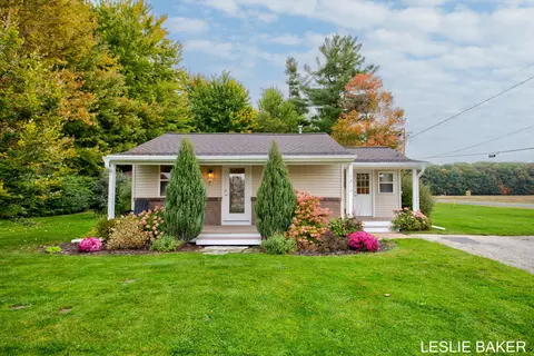 7216 72nd Ave, Hudsonville, MI 49426