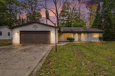 129 Seneca Trl, Prudenville, MI 48651