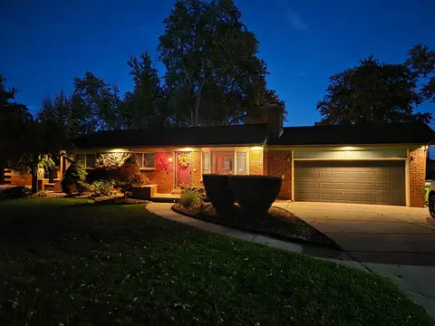 41204 Belvidere St, Harrison Township, MI 48045
