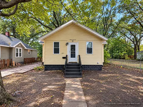 3017 Waalkes St, Muskegon Heights, MI 49444