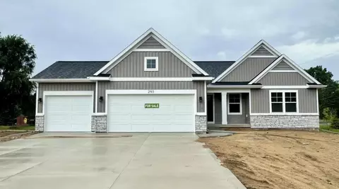 2193 Emerald Shore Cir, Grand Rapids, MI 49525