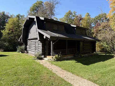 2456 E Chicago Rd, Jonesville, MI 49250