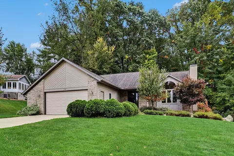 5787 Rollaway Dr NE, Comstock Park, MI 49321
